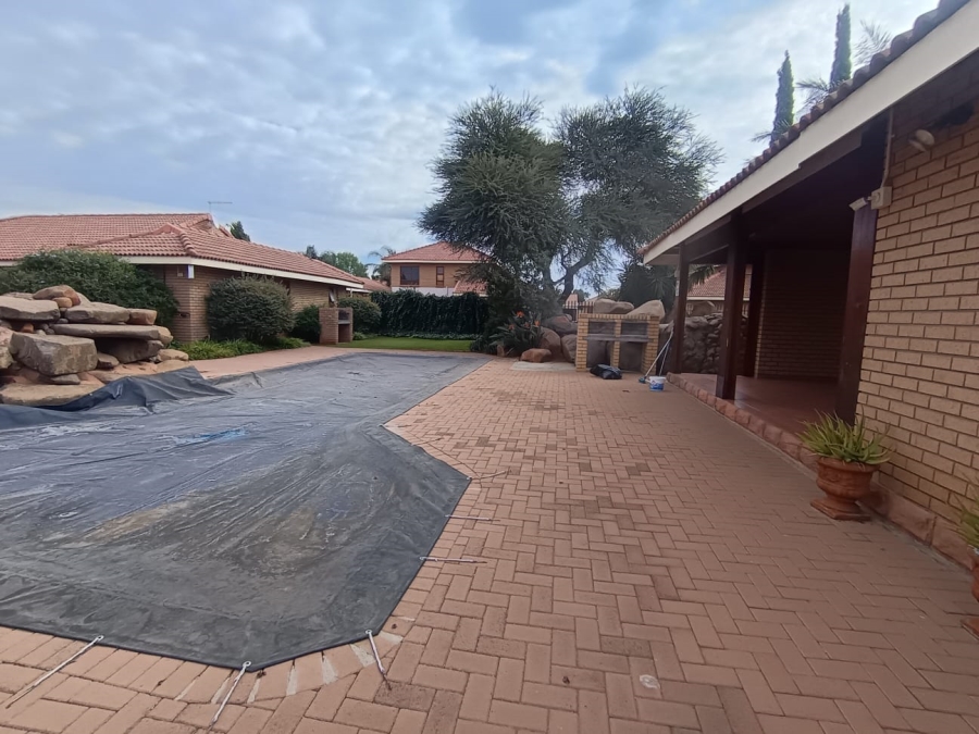 3 Bedroom Property for Sale in Roylglen Gardens Northern Cape